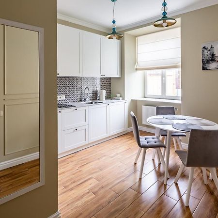 Romari Площа Катедральна 8 Appartement Lviv Buitenkant foto