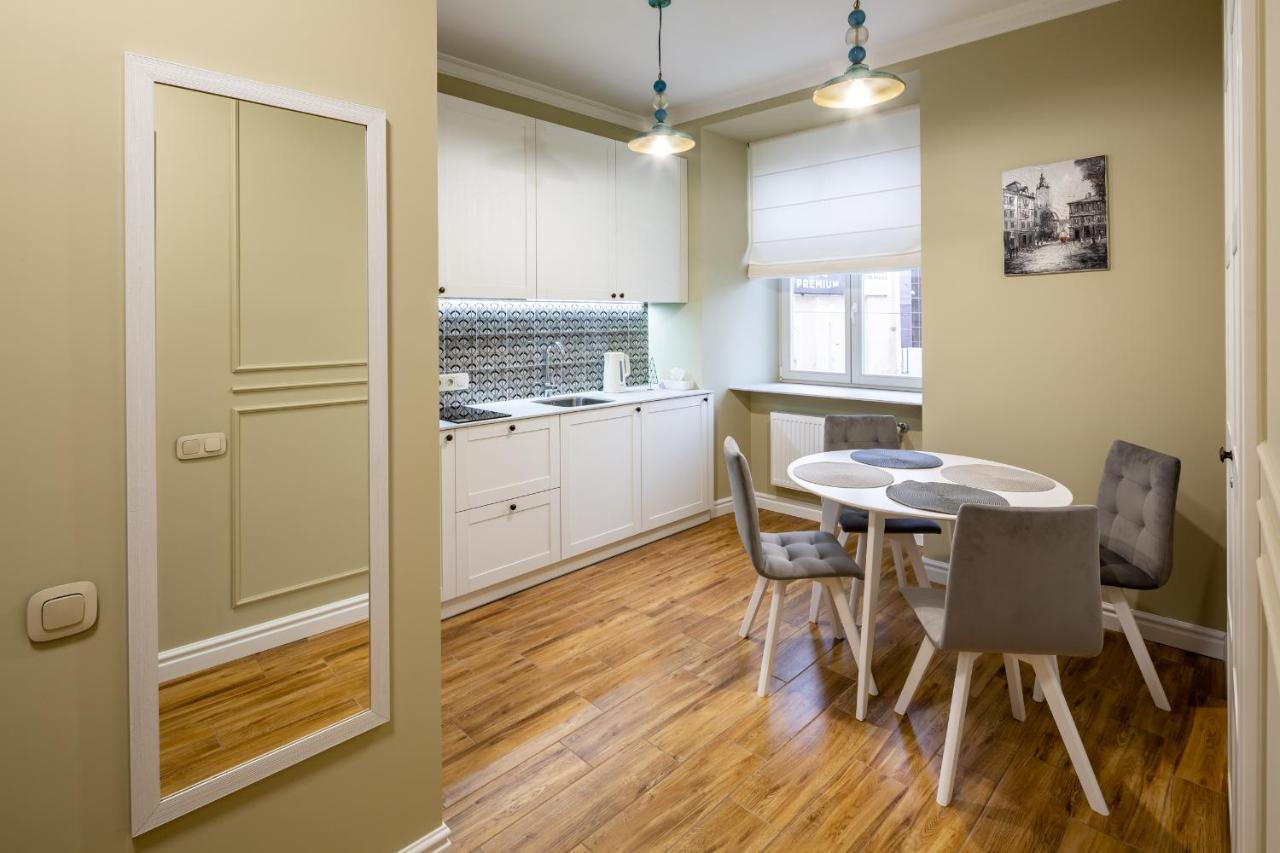 Romari Площа Катедральна 8 Appartement Lviv Buitenkant foto