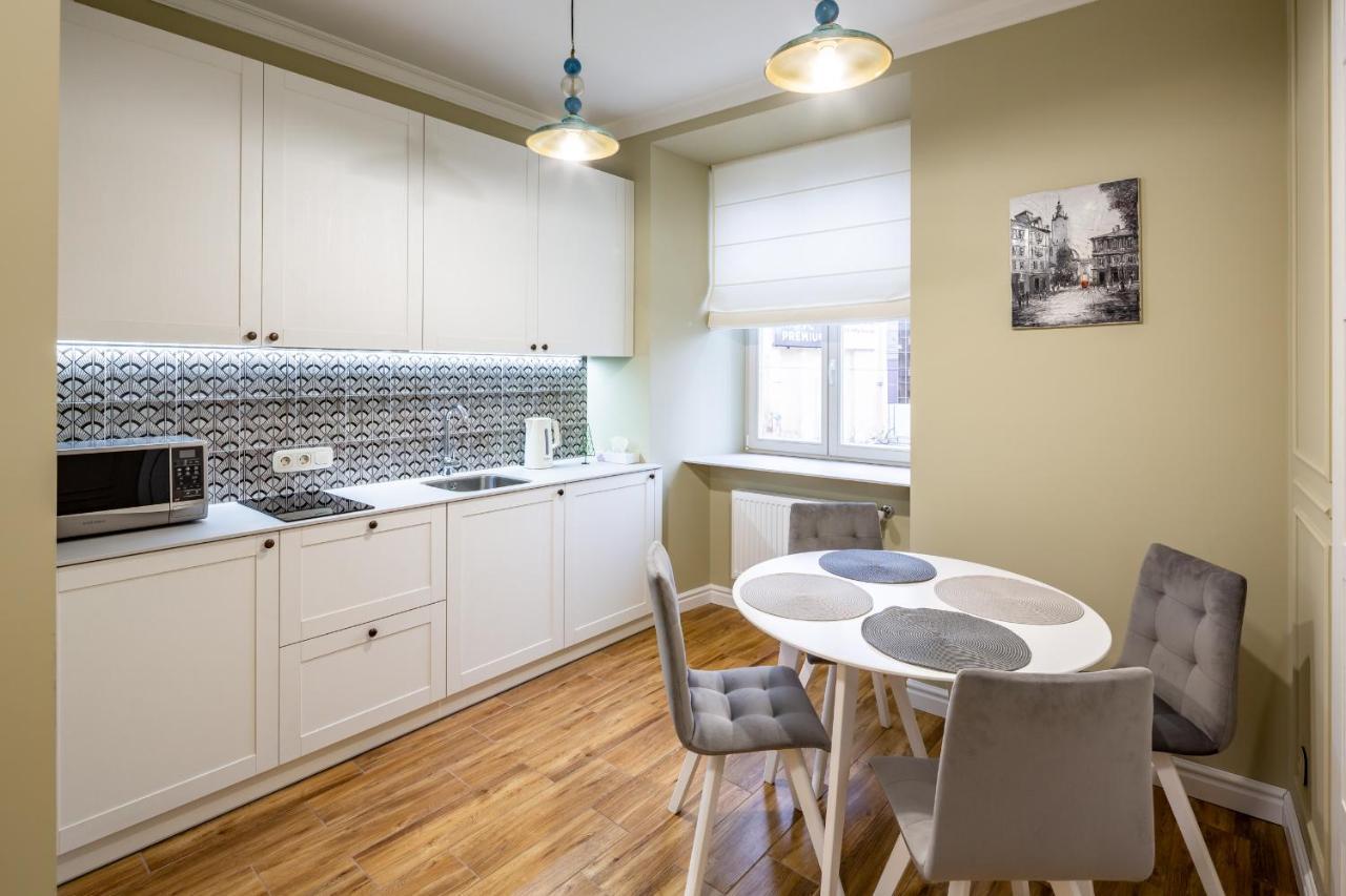 Romari Площа Катедральна 8 Appartement Lviv Buitenkant foto